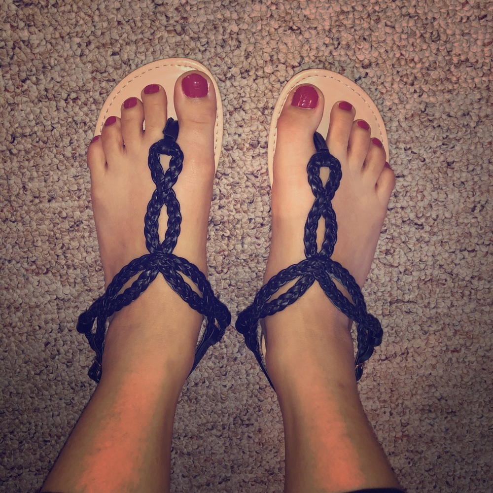 Braided strap black and tan sandals🖤